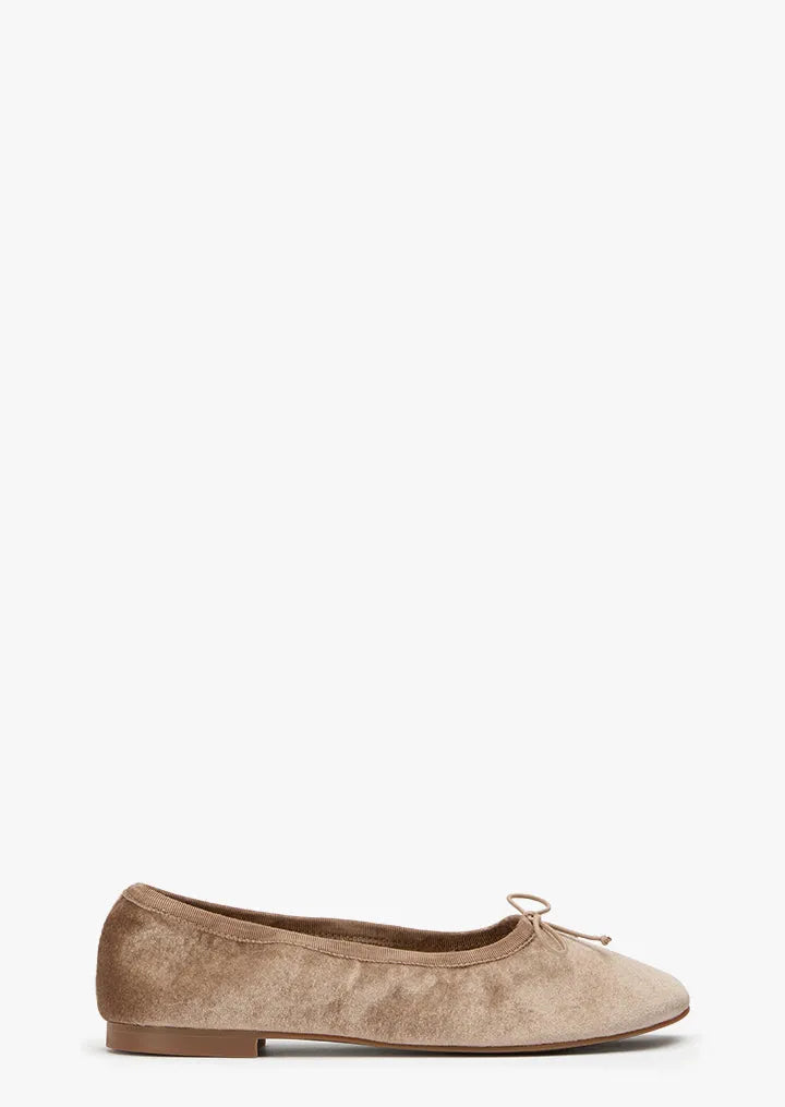 Chelsea Stone Lumia Velvet