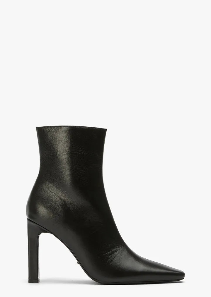 Prance Black Valencia